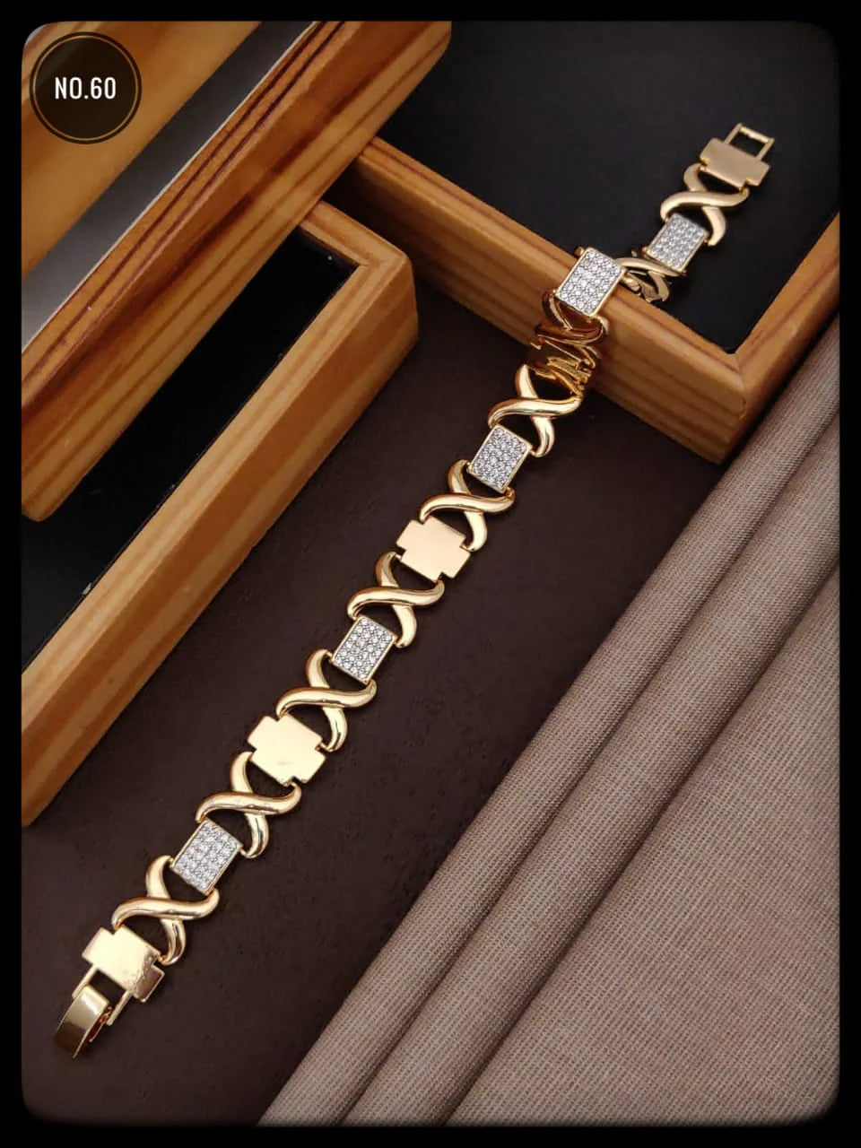 Cross Link Sovereign Bracelet
