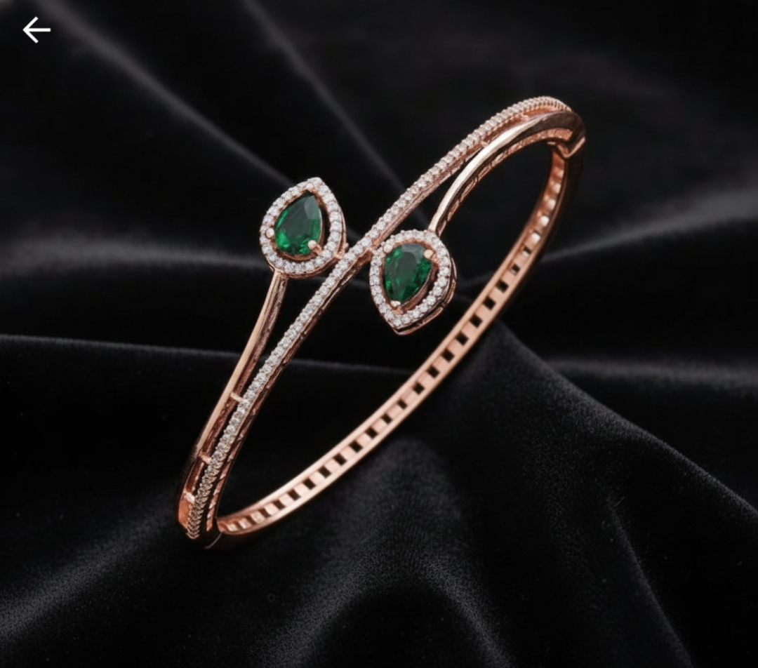 Pear Essence Open Bangle