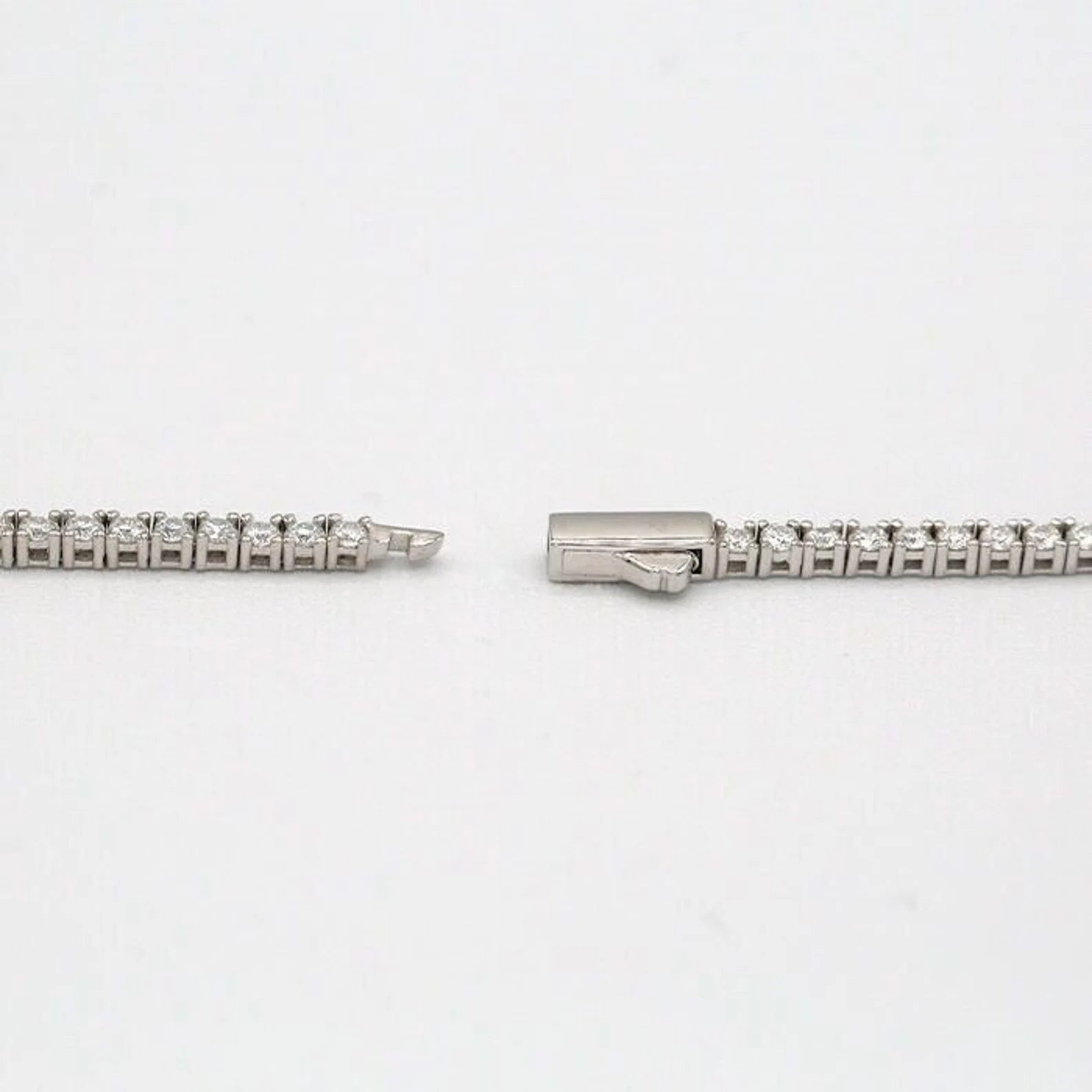 Essential Round-Cut "Infinite Light" Tennis Bracelet