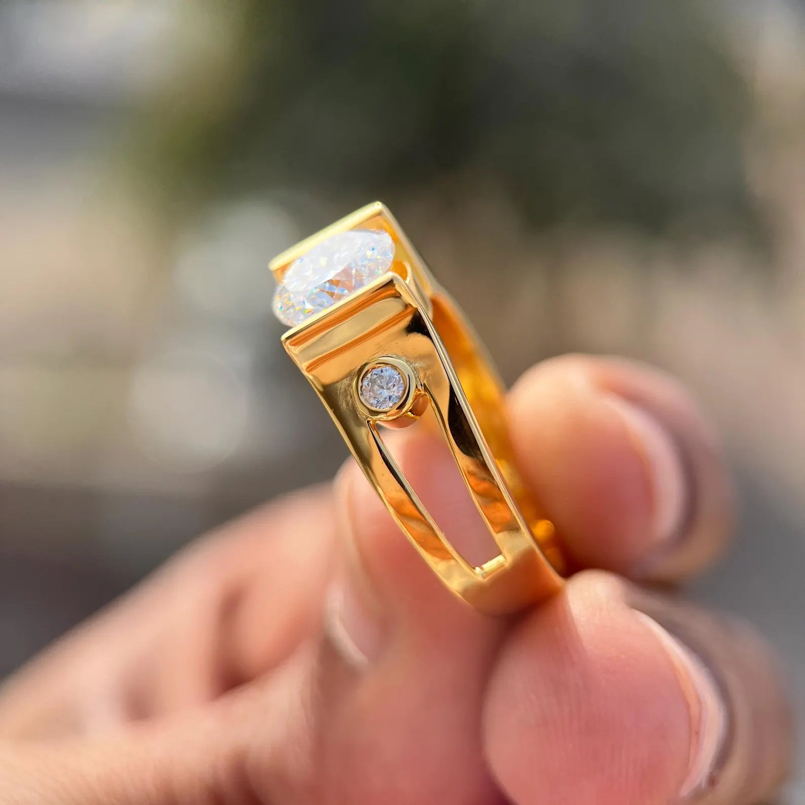 Menβs Modern Geometric Solitaire Ring