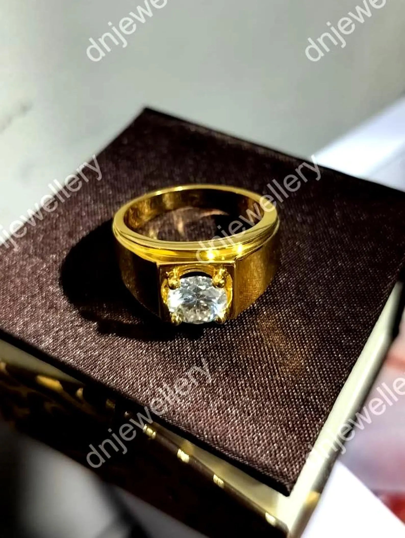 Classic Signet Solitaire