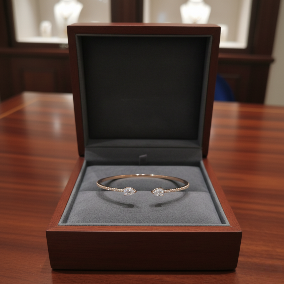 Pear-Essence Open Bangle