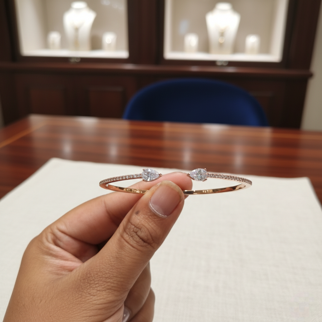 Pear-Essence Open Bangle