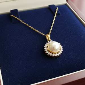 Vintage Inspired Pearl Halo Pendant
