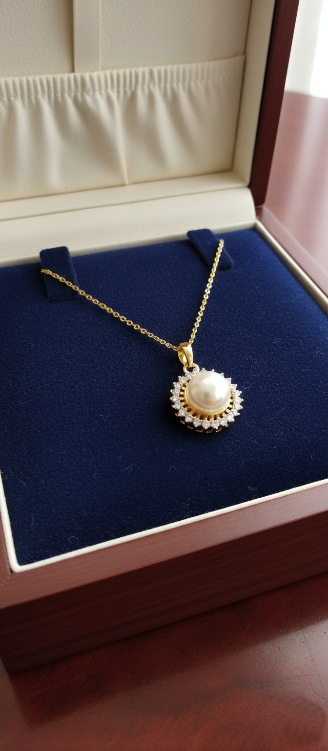 Vintage Inspired Pearl Halo Pendant
