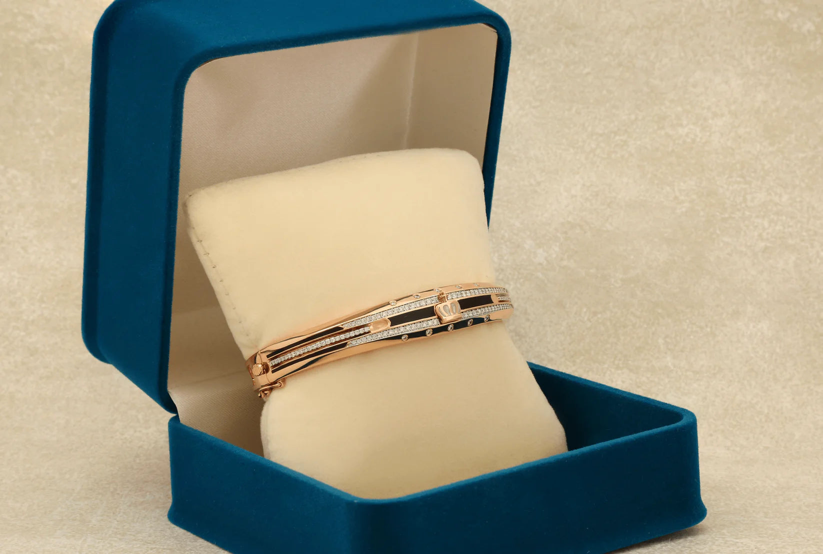 Vector Horizon Obsidian Pavé Bangle