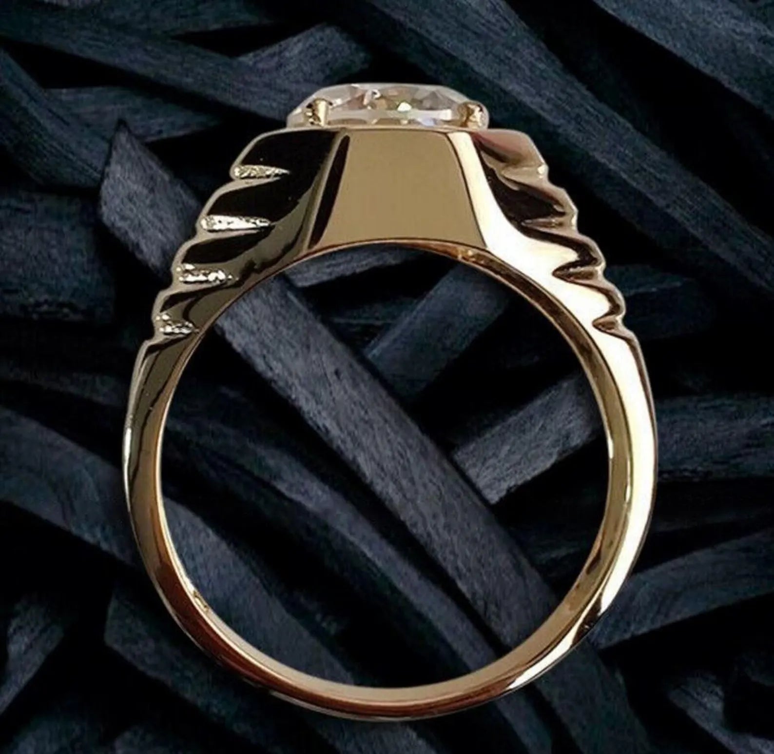 Men’s Industrial Ribbed Signet Ring