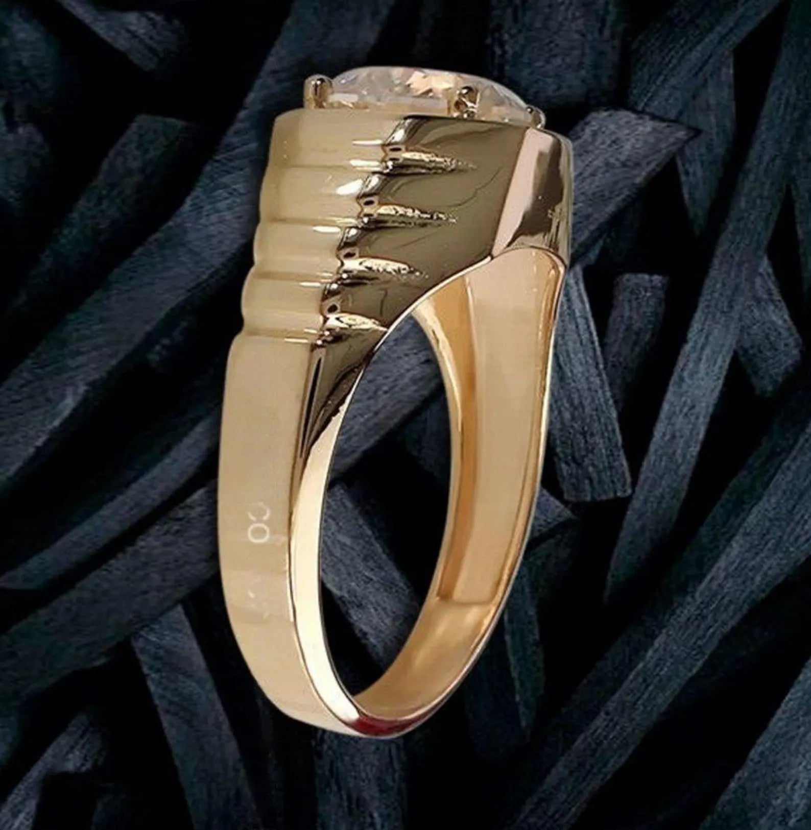 Men’s Industrial Ribbed Signet Ring