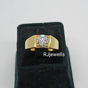Men’s Bold Gold Solitaire Ring