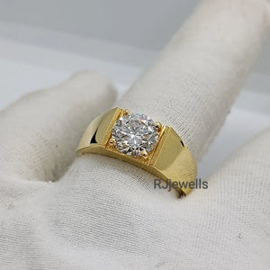Men’s Bold Gold Solitaire Ring