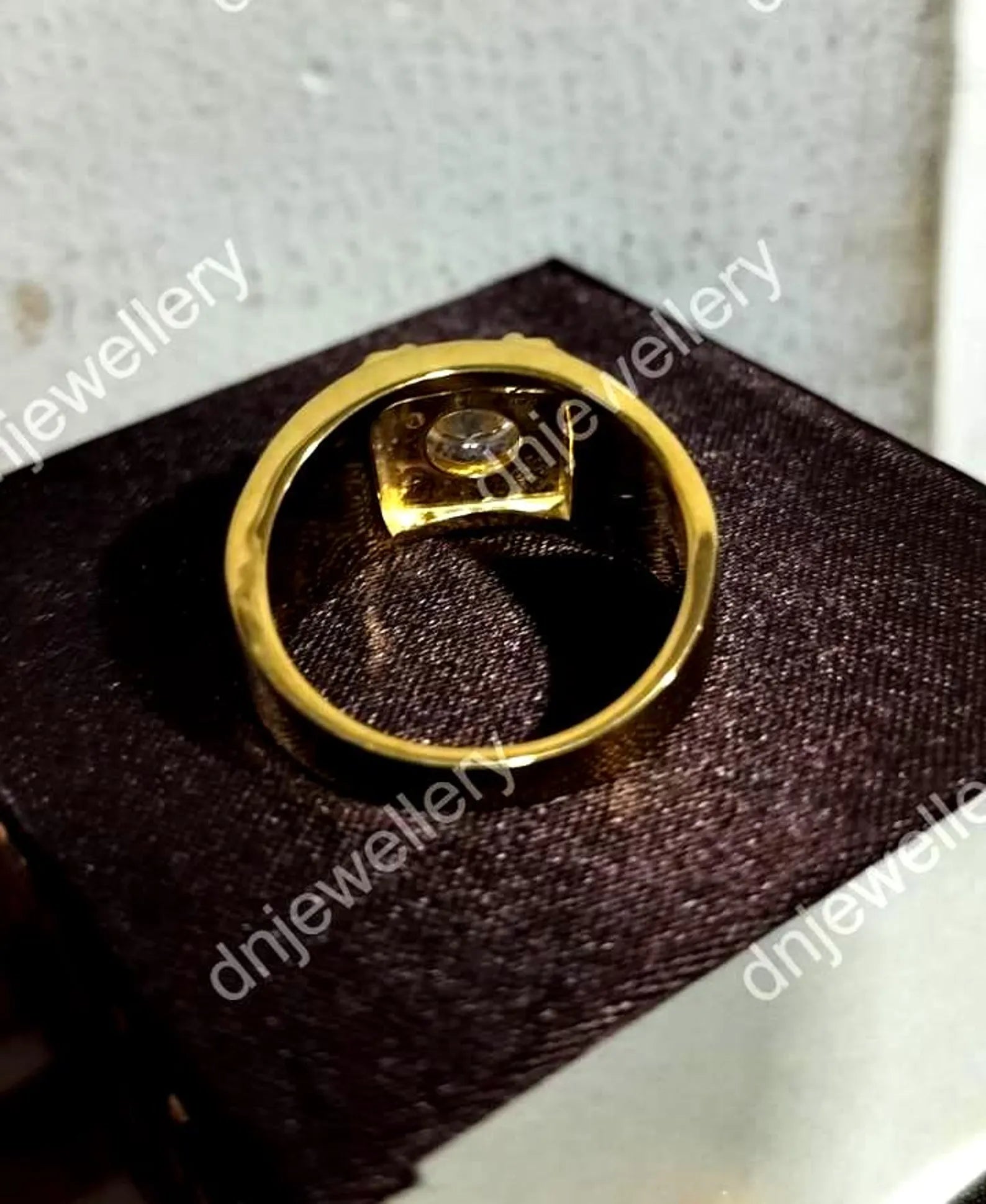 Classic Signet Solitaire