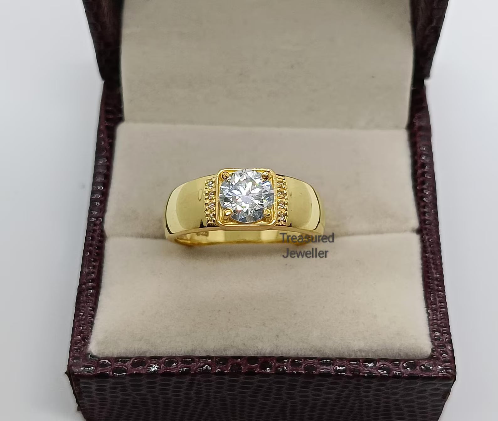 Men’s Round Cut Solitaire Ring