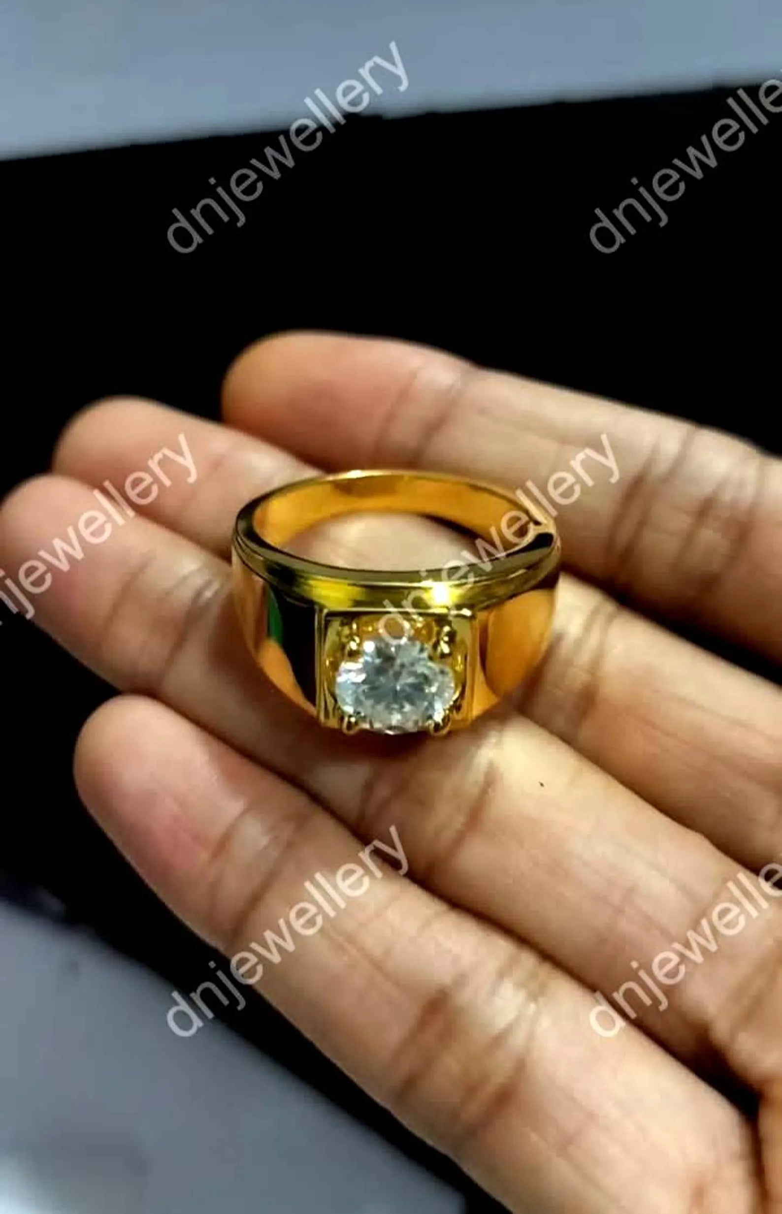 Classic Signet Solitaire