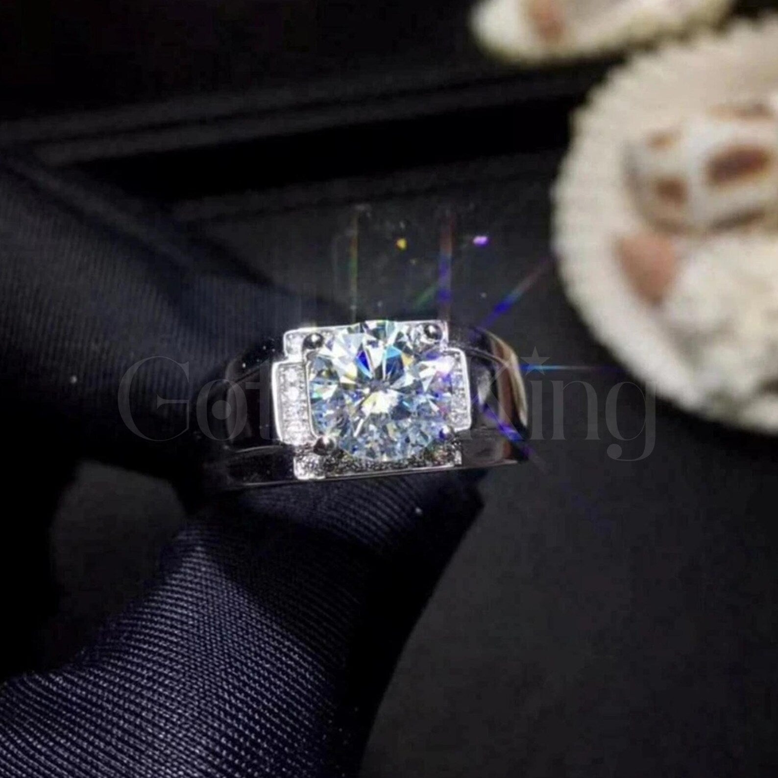 Men’s Round Brilliant Moissanite Halo Ring