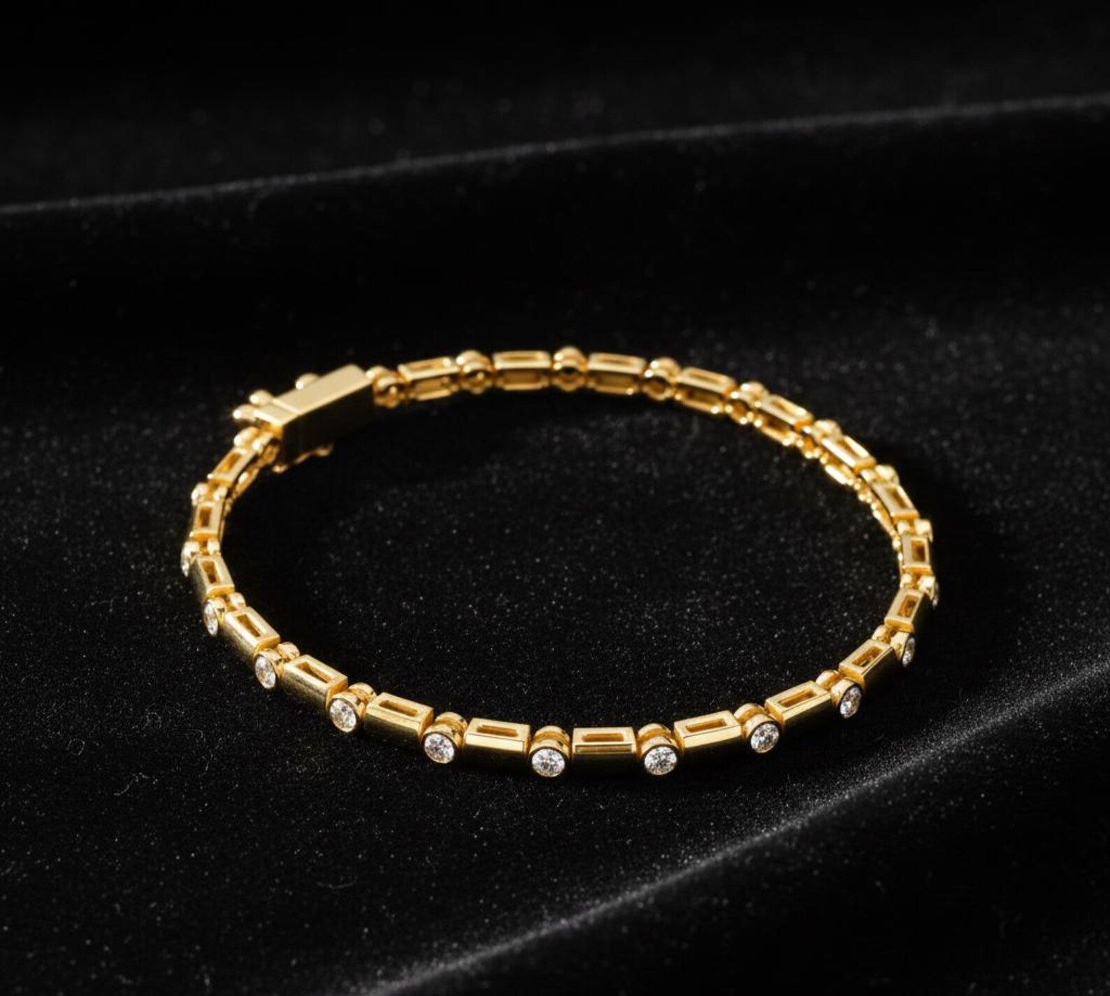 Horizon Alternating Tennis Bracelet
